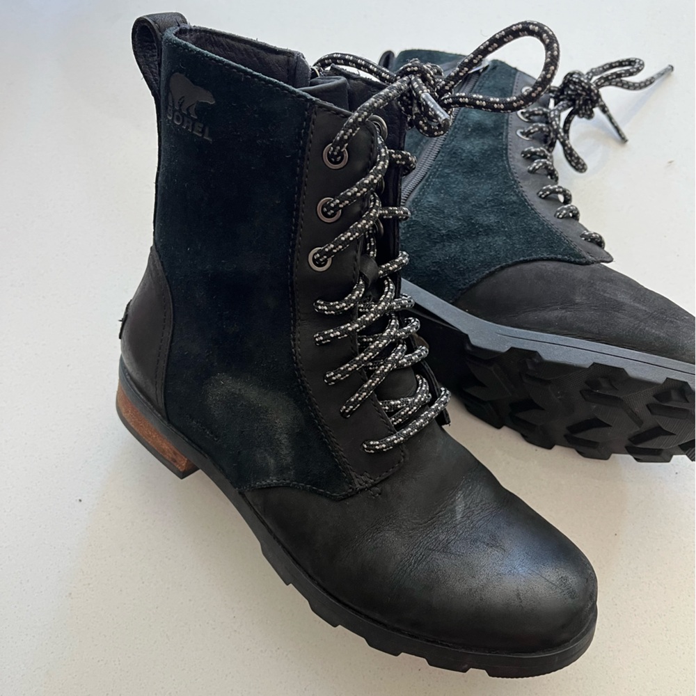 Sorel Emilie boot